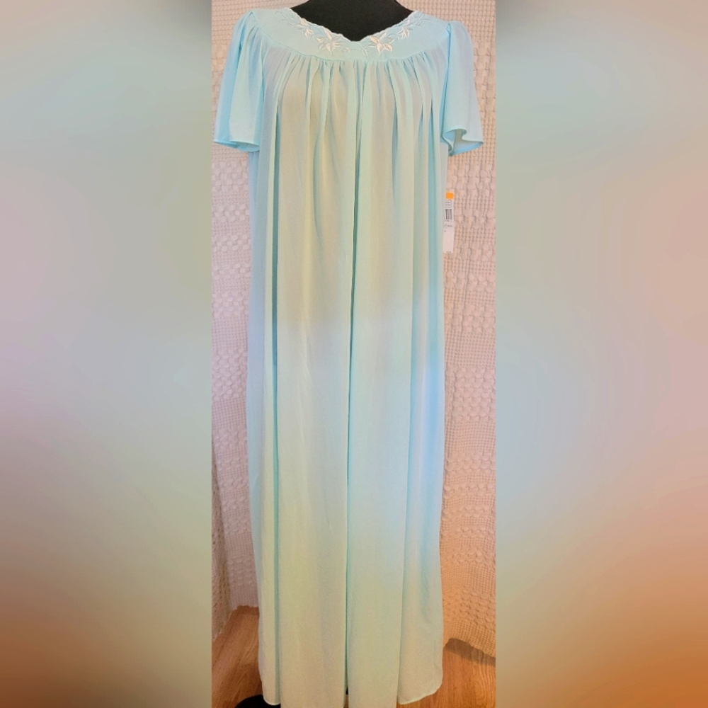 NWT Miss Elaine Classics Long Nylon Night Gown Size S
